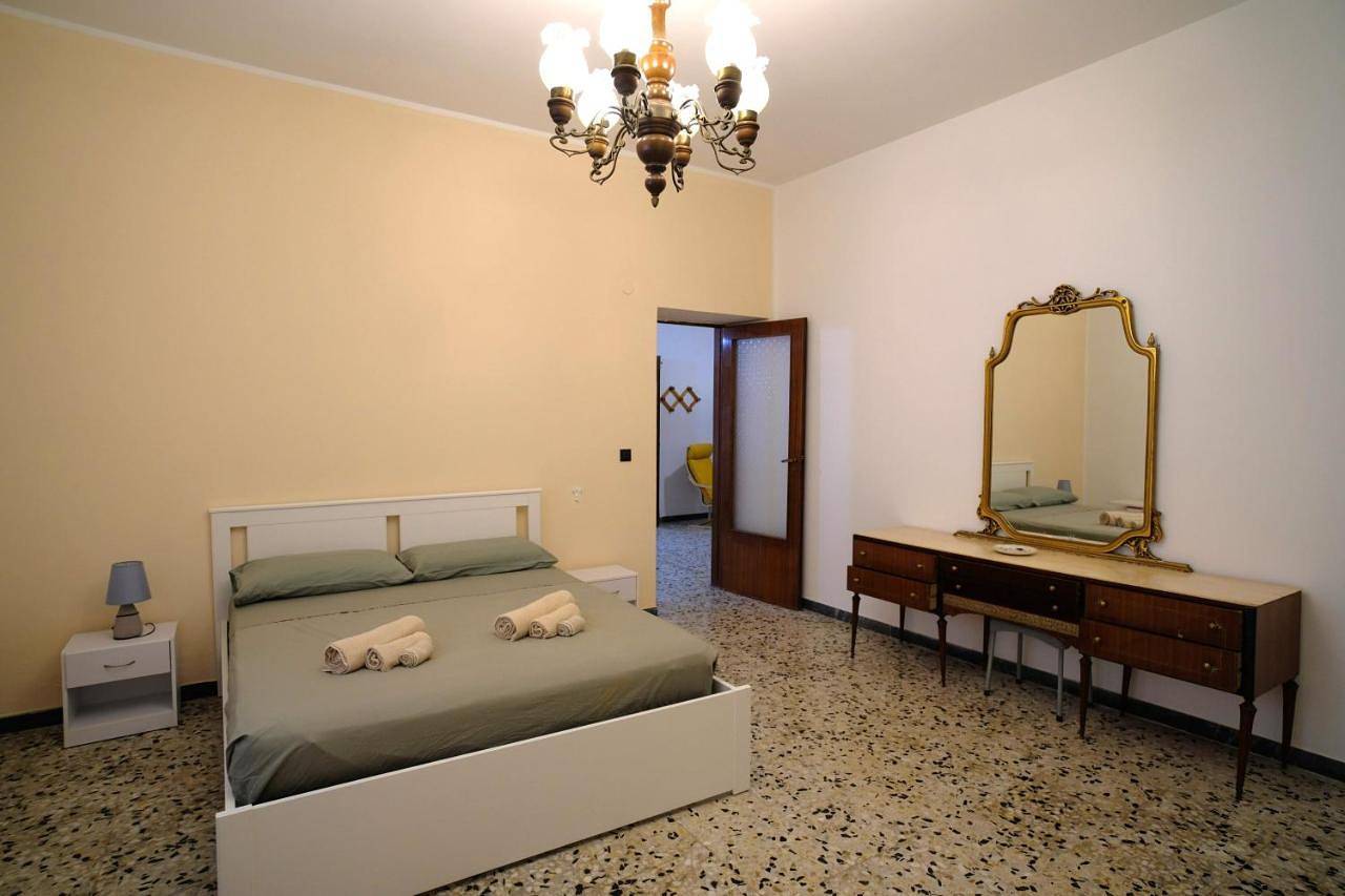 Villa With Garden & Sea View, 200m from the beach in Leporano, Golfo di Taranto