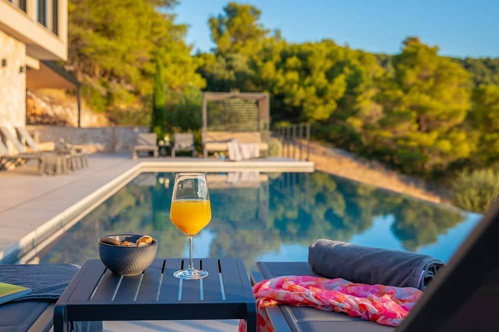 Breathtaking Villa Vis Five Bedroom Villa with the Pool in Vis Town, Vis (Dalmatia)