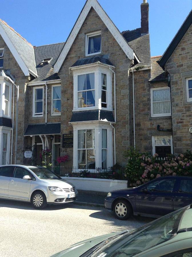 Duporth Guest House in Penzance, Cornwall