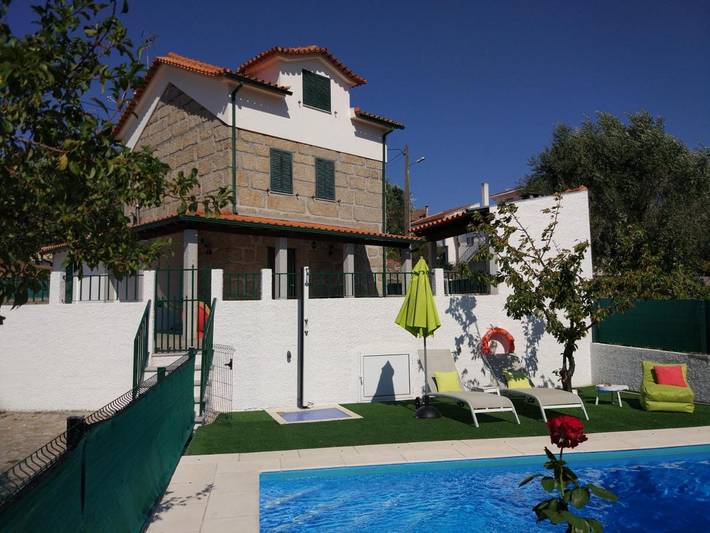 Location de vacances pour 5 personnes, avec jardin ainsi que vue et piscine à Gouveia - 3