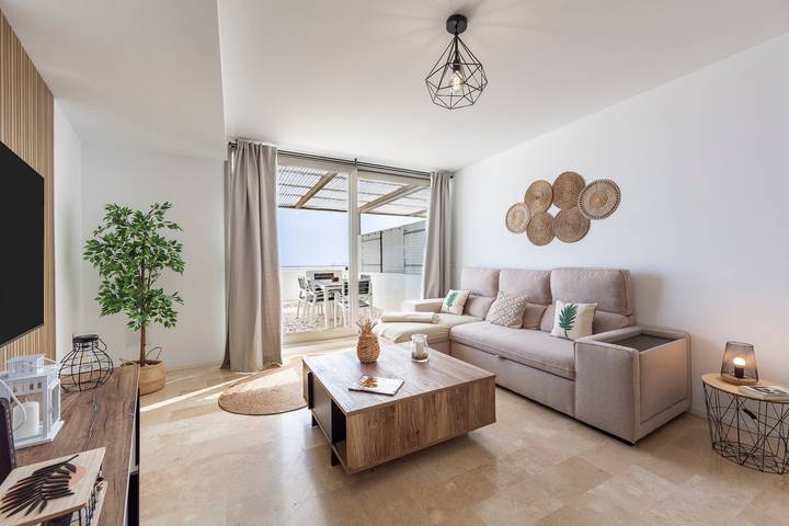 Appartement entier, Appartement 'Duplex de Luxe' avec vue sur la mer, piscine partagée et climatisation. in Carboneras, Costa de Almería