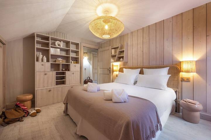 Chalet pour 10 personnes, avec balcon ainsi que jardin et sauna, animaux acceptés à Brides-les-Bains - 4