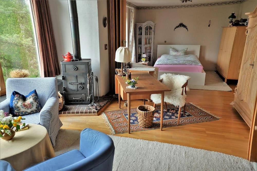 Holiday house on a large site, with a staggering panoramic view in Weidenberg, Frankenalb