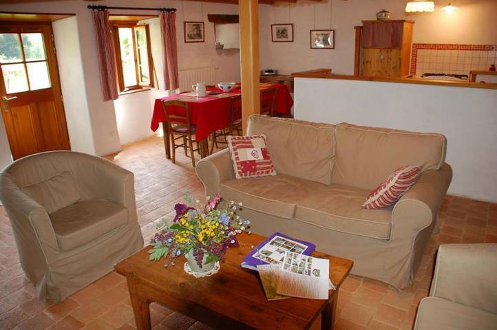 Gîte pour 6 personnes, avec Jardin et Vue à Saint-Romain (Puy-de-Dôme) - 4