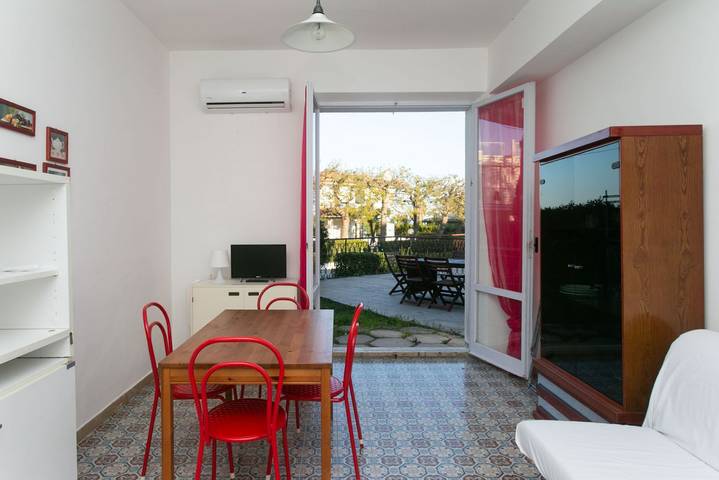 Appartement entier, Appartement de vacances pour 5 personnes avec jardin in Marcelli, Numana