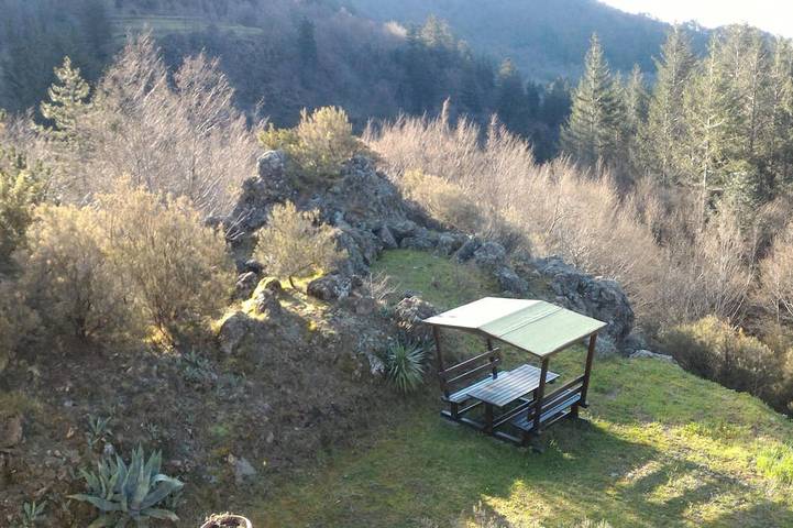 Agriturismo per 6 persone, con terrazza e giardino nonché sauna in Borzonasca