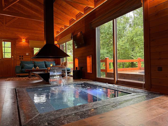 Villa per 2 persone, con Idromassaggio e Giardino in Delfi
