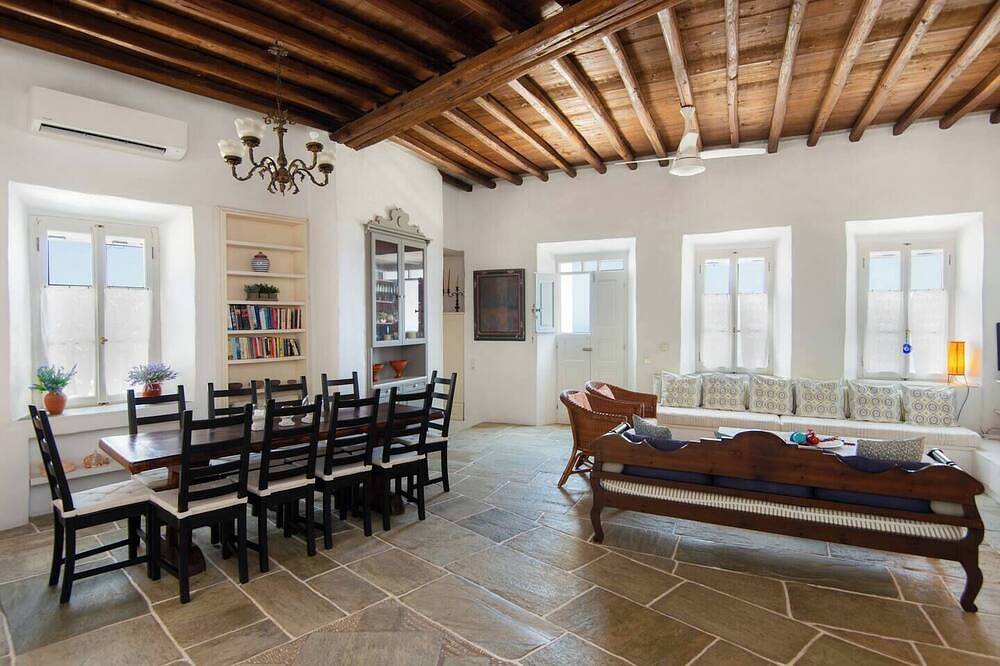 Villa Barou: Authentic traditional house; spectacular views in Sifnos, Cyclades in Apollonia, Sifnos
