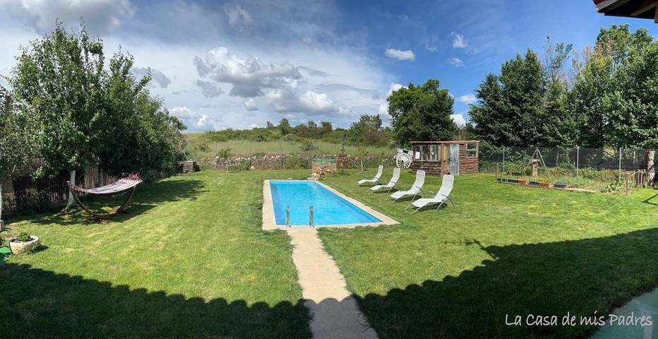 Casa rural para 10 personas, con Balcón y Terraza además de Jardín y Piscina en Aliste