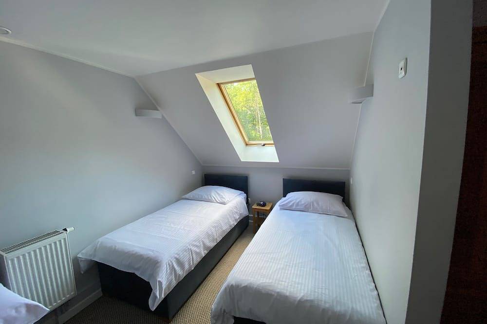 Ferienhaus mit Sauna, Bbq, Squash-Court und großem Garten in powiat krośnieński