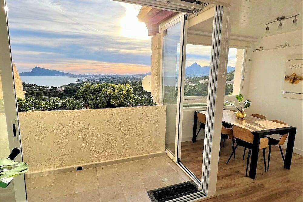 Beautiful Bungalow In Altea Hills in Pueblo Mascarat, Altea