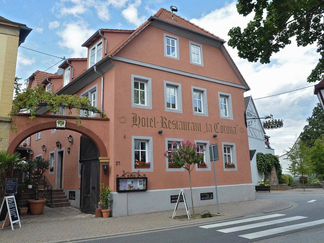 Double Room with Private Bathroom in Maikammer, Südliche Weinstraße