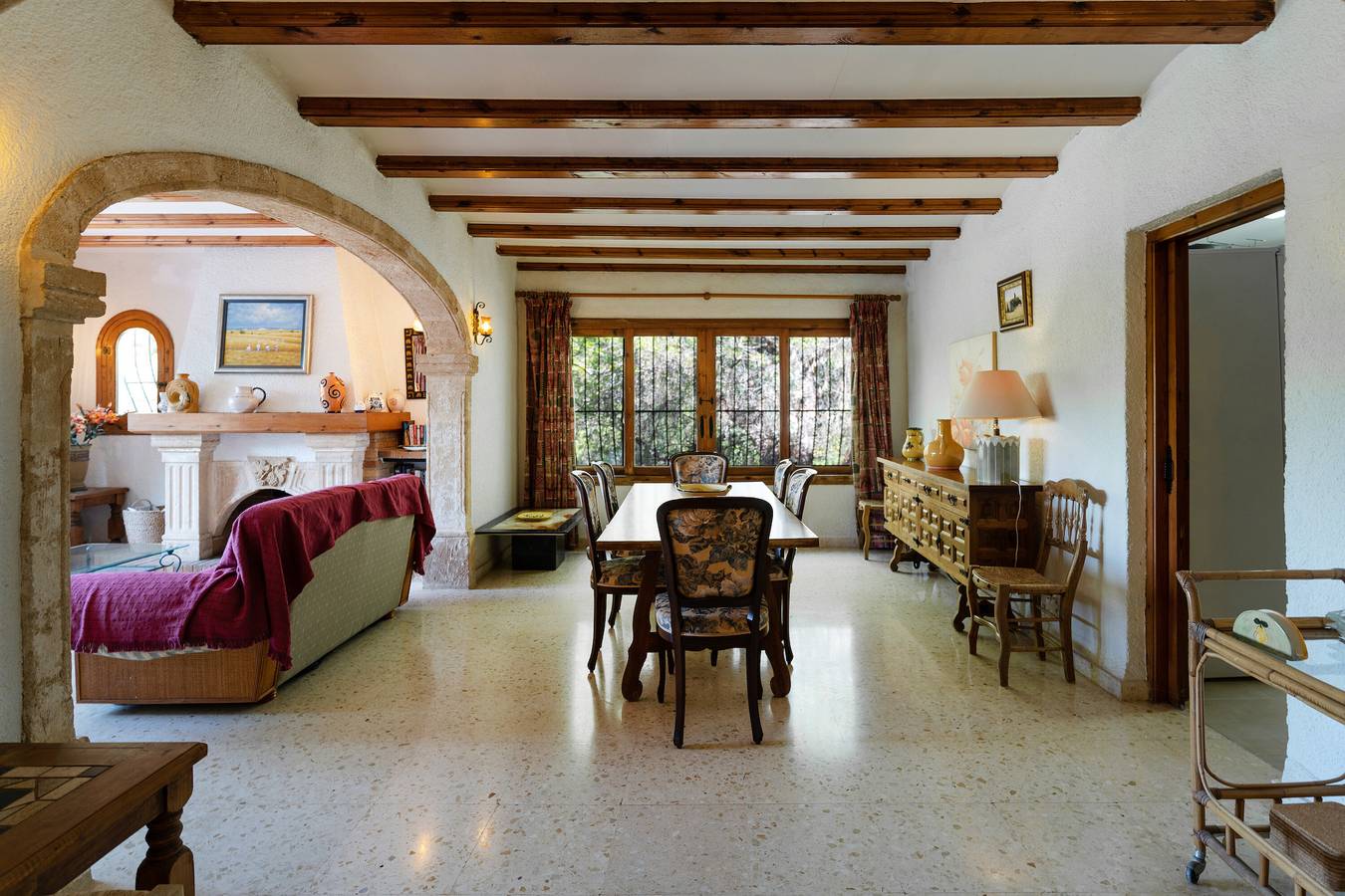 Villa 'Rosa' with Private Pool, Shared Terrace and Wi-Fi in Jávea, Costa Blanca