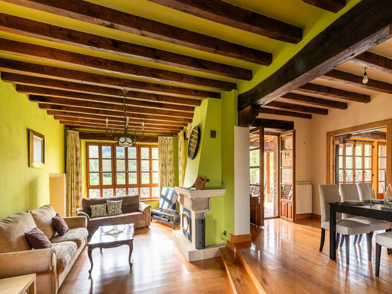 Ganze Wohnung, Haus in Barcena mit Panoramablick in Bárcena de Pie de Concha, Cordillera Cantábrica