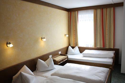 Bauernhaus für 6 Personen, mit Sauna und Balkon sowie Garten in Tirol - 4