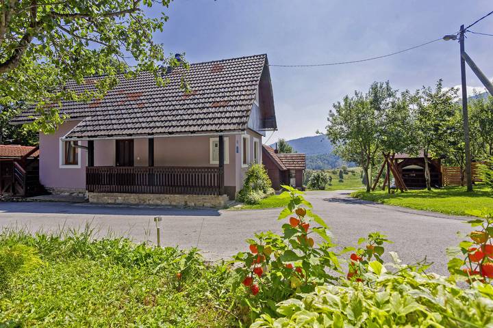 Andrea in Sertić Poljana  - Haus für 6 Personen in Smoljanac, Plitvicer Seen