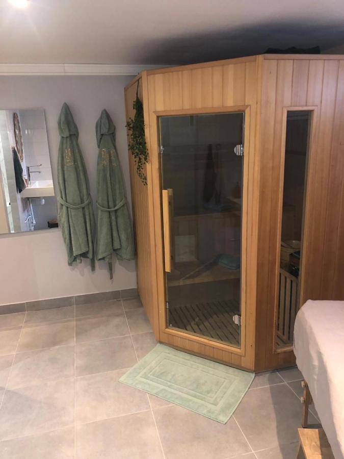 Gîte pour 2 personnes, avec sauna et terrasse à Saint-Ouen-l'Aumône - 2