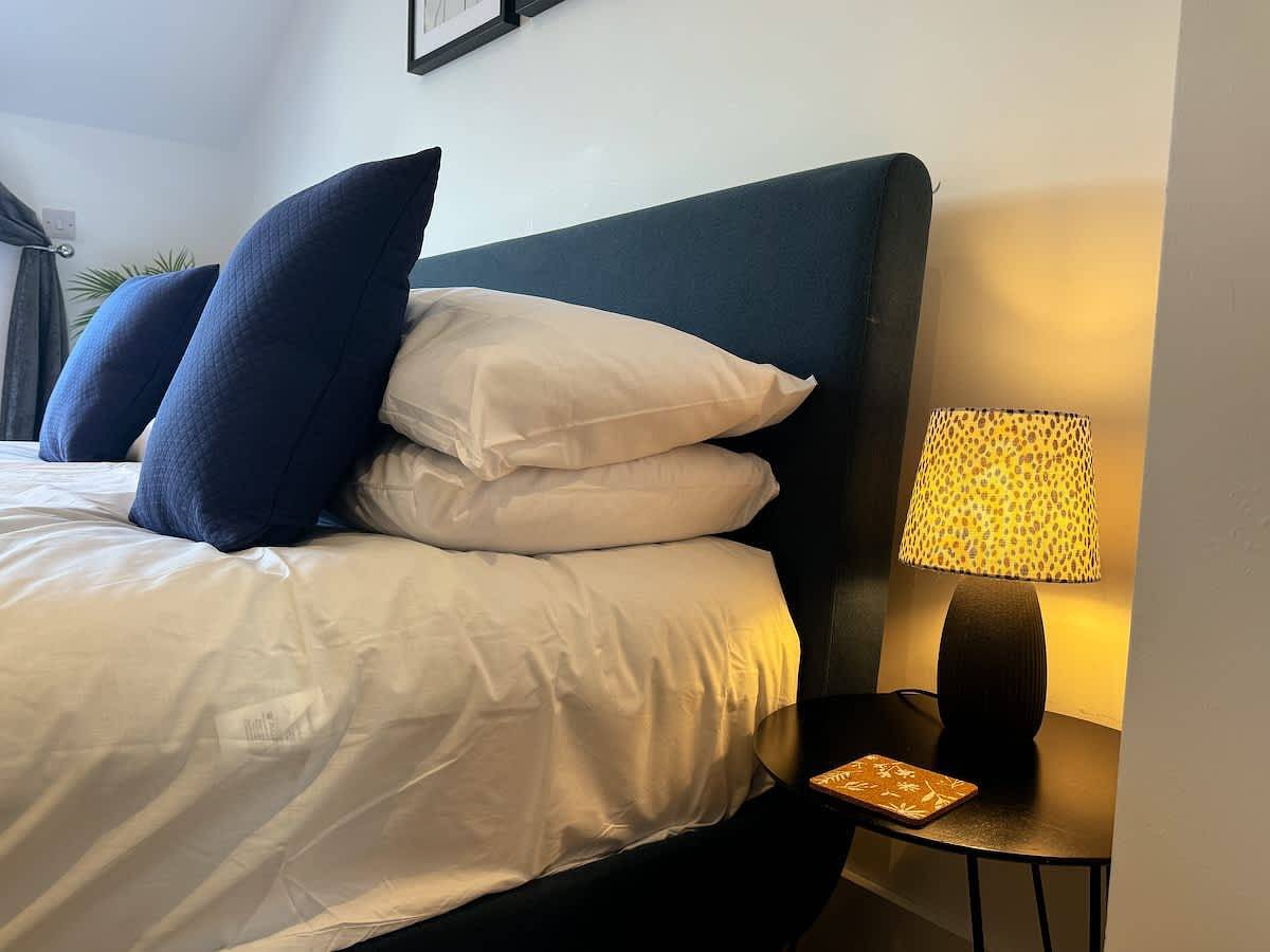 Entire apartment, Light-Filled Maidstone Penthouse | 2 Balconies in Kent