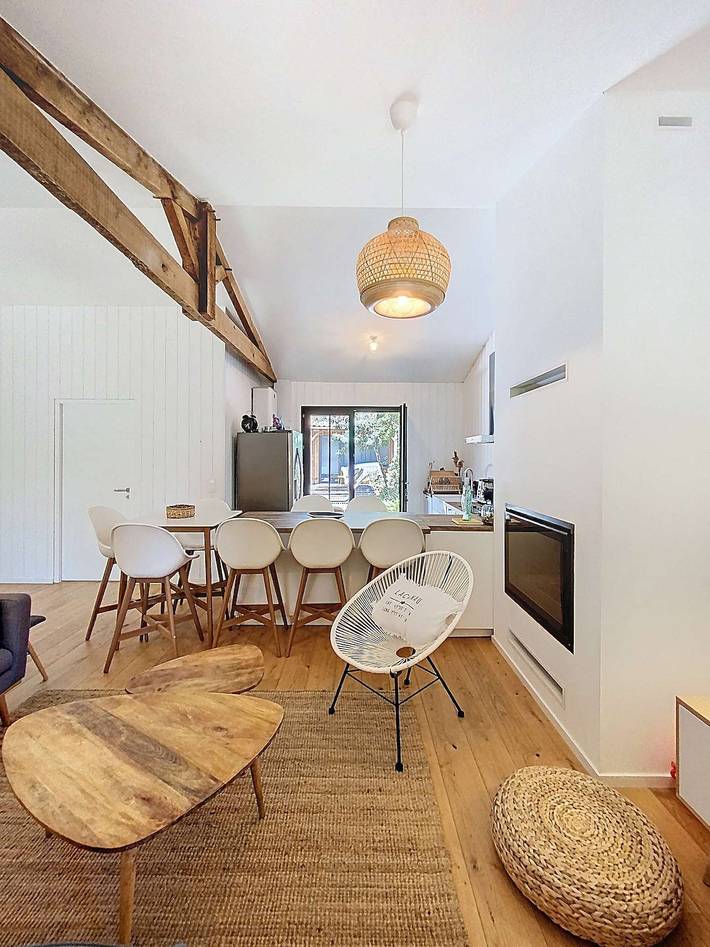 Ganze Ferienwohnung, Wunderschönes Ferienhaus in der Nähe des Sees mit beheiztem Pool -bis zu 7 Personen in Lac de Lacanau, Lacanau