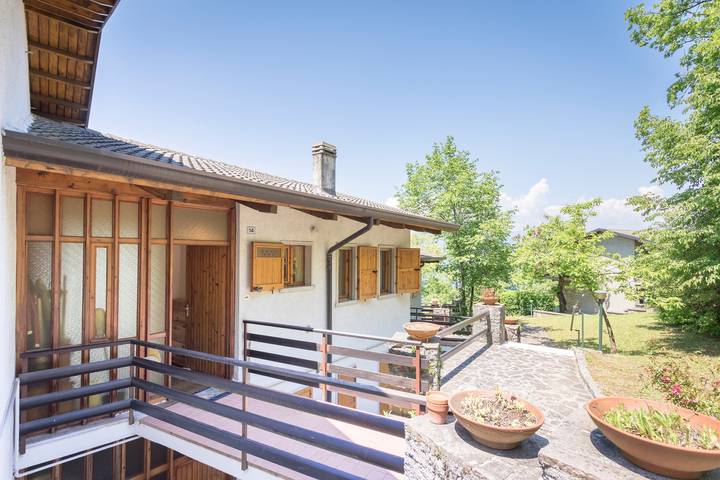 Gîte pour 4 personnes, avec vue sur le lac et balcon, adapté aux familles à San Zeno di Montagna - 4