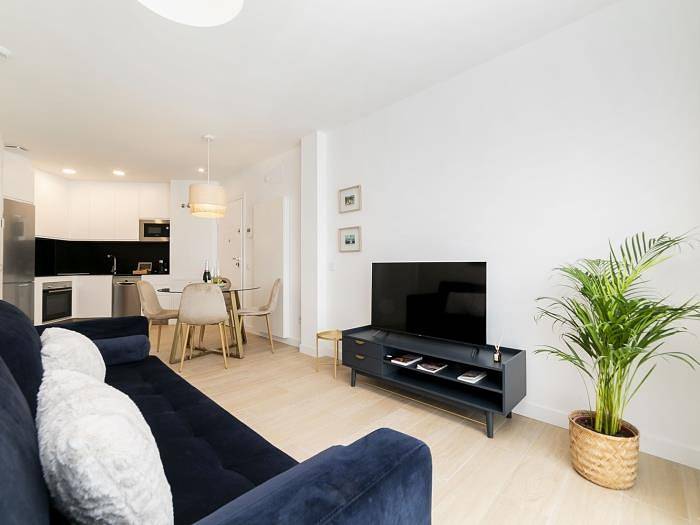 Apartamento vacacional entero, Aurora Stays by Charming Xiii, Apartamento para 2, parking gratis in Madrid, Provincia de Madrid