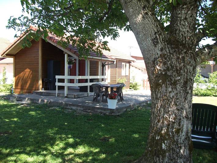 Maison de campagne pour 4 personnes, avec vue sur le lac ainsi que jardin et terrasse à Mesnois
