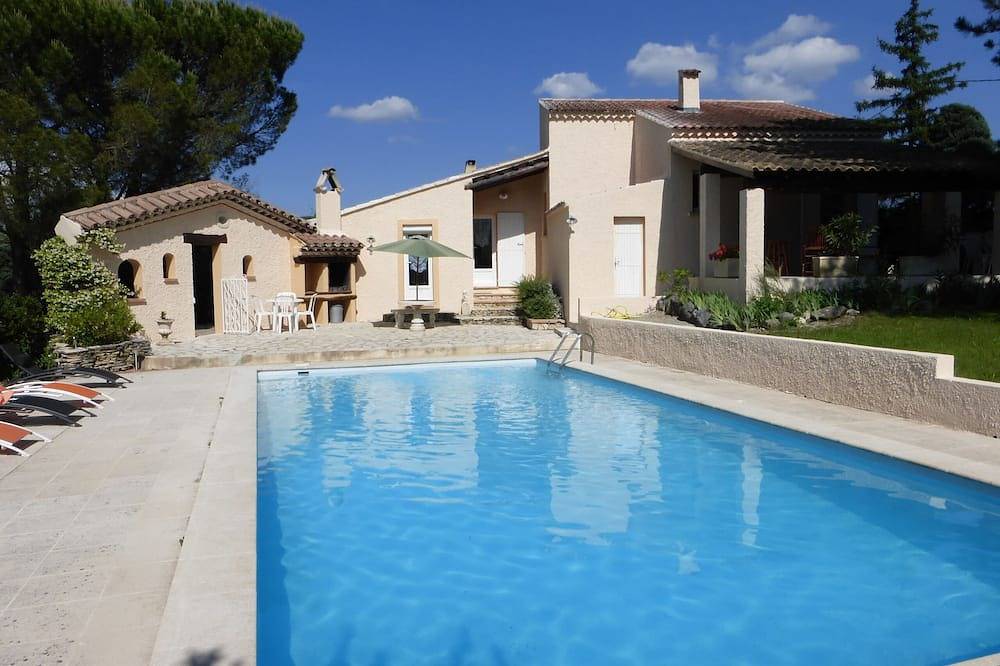 \"Bel Estéou\", schöne Villa in Crestet auf 1700 m2, Blick auf Ventoux und mittelalterliches Dorf in Crestet, Parc naturel régional du Mont-Ventoux