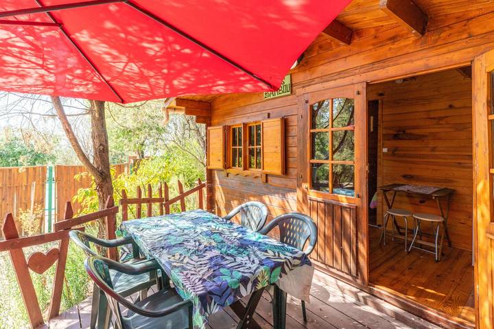 Casa vacanze 'Chalets Atypiques' con vista montagna, piscina condivisa e terrazza privata in Crillon-le-Brave, Parco naturale regionale del Mont Ventoux
