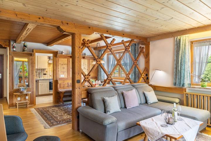Ganze Wohnung, Apartment 'Ferienwohnung Seeseite' mit Seeblick, gemeinsamer Terrasse und Wlan in Bad Bayersoien, Bayerische Alpen