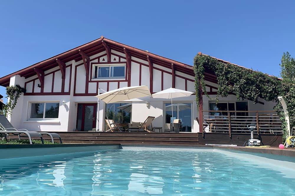 Joyau du Pays Basque : Entre piscine et plages, Villa ultra-équipée. in Guéthary, Région de Bayonne