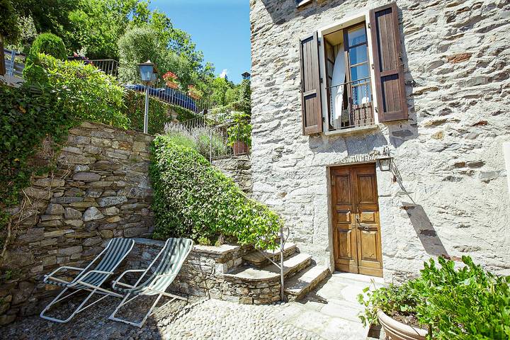 Ferienwohnung für 2 Personen, mit Ausblick und Seeblick sowie Terrasse im Piemont - 2