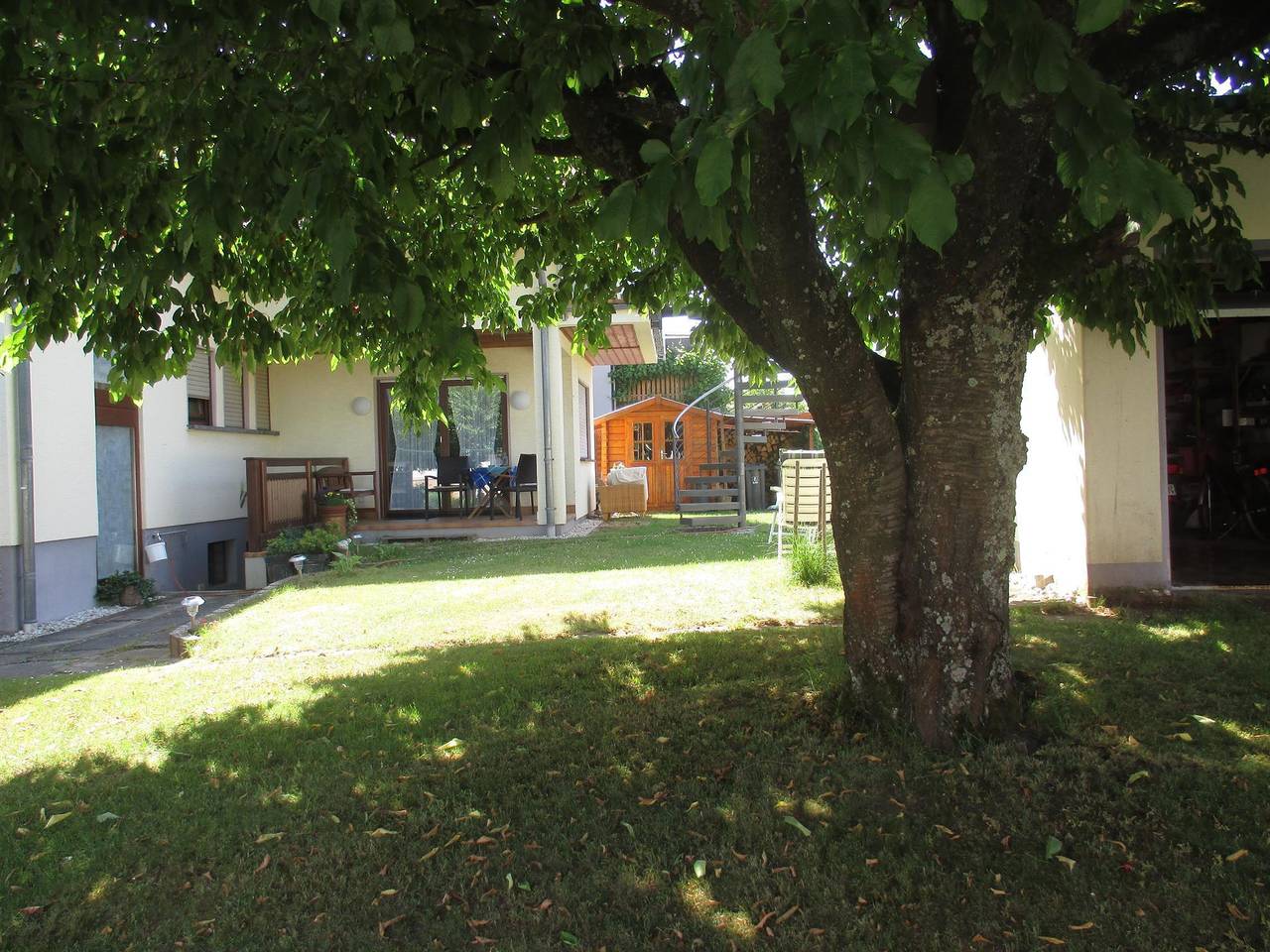 Geheel vakantieappartement, Appartement, douche, Wc, 2 slaapkamers in Merzig, Saar-Nahe-Bergland