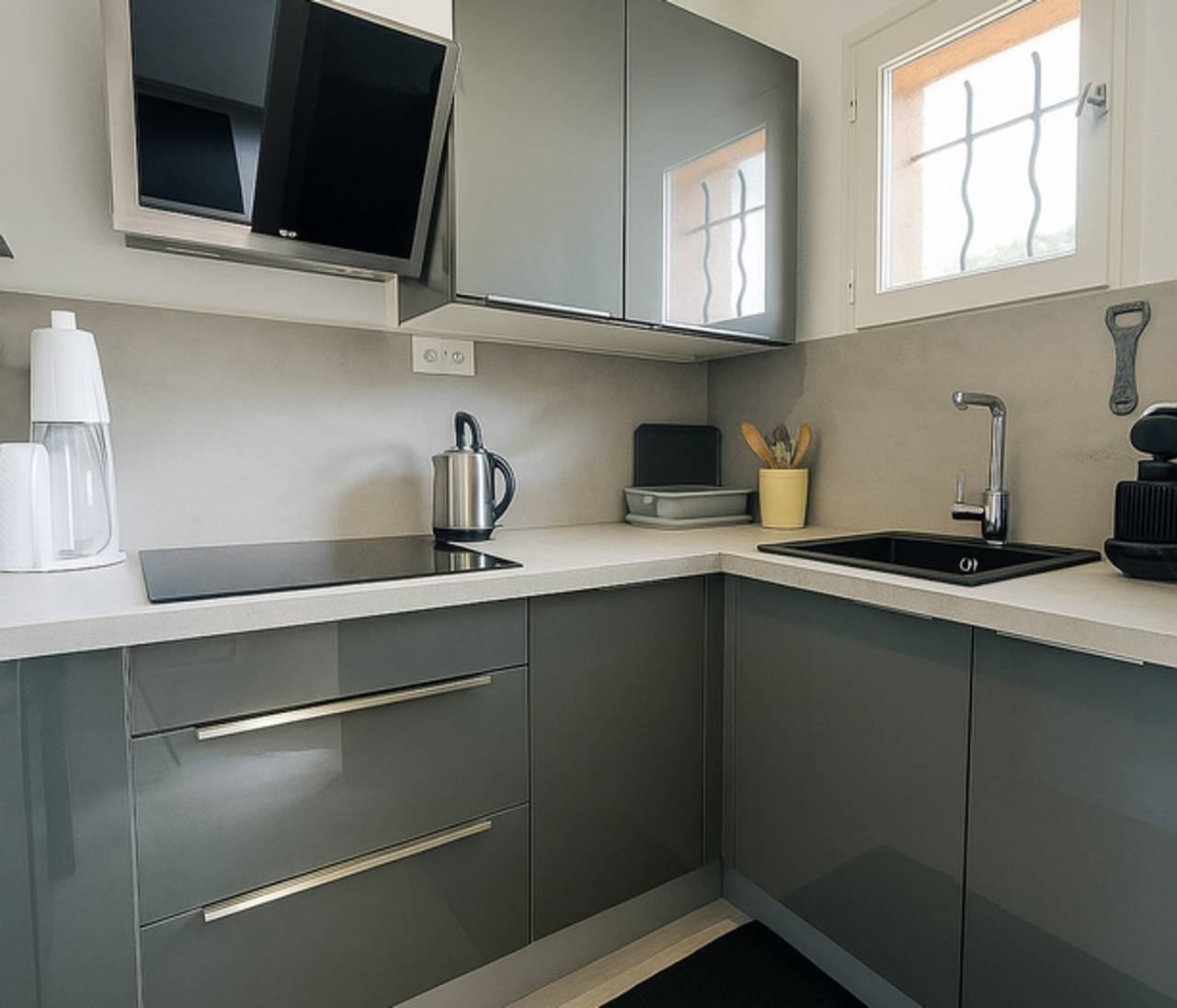 Ganze Wohnung, Ferienwohnung für 6 Personen mit Terrasse in Bandol, Toulon Region