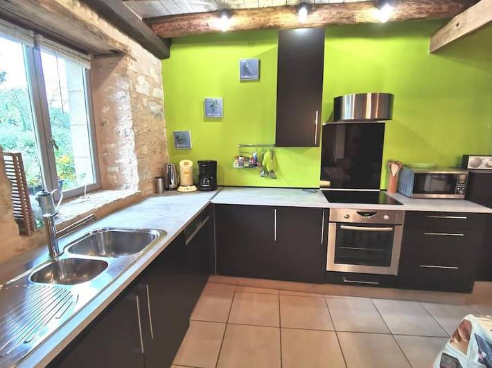 Location de vacances pour 6 personnes, avec vue ainsi que piscine et jardin, adapté aux familles à La Bachellerie - 4