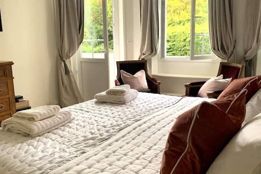 Beautiful 8 bedroom historic Art Deco Villa on Cap d'Antibes very close to beach in Antibes, Mittelmeerküste (Frankreich)