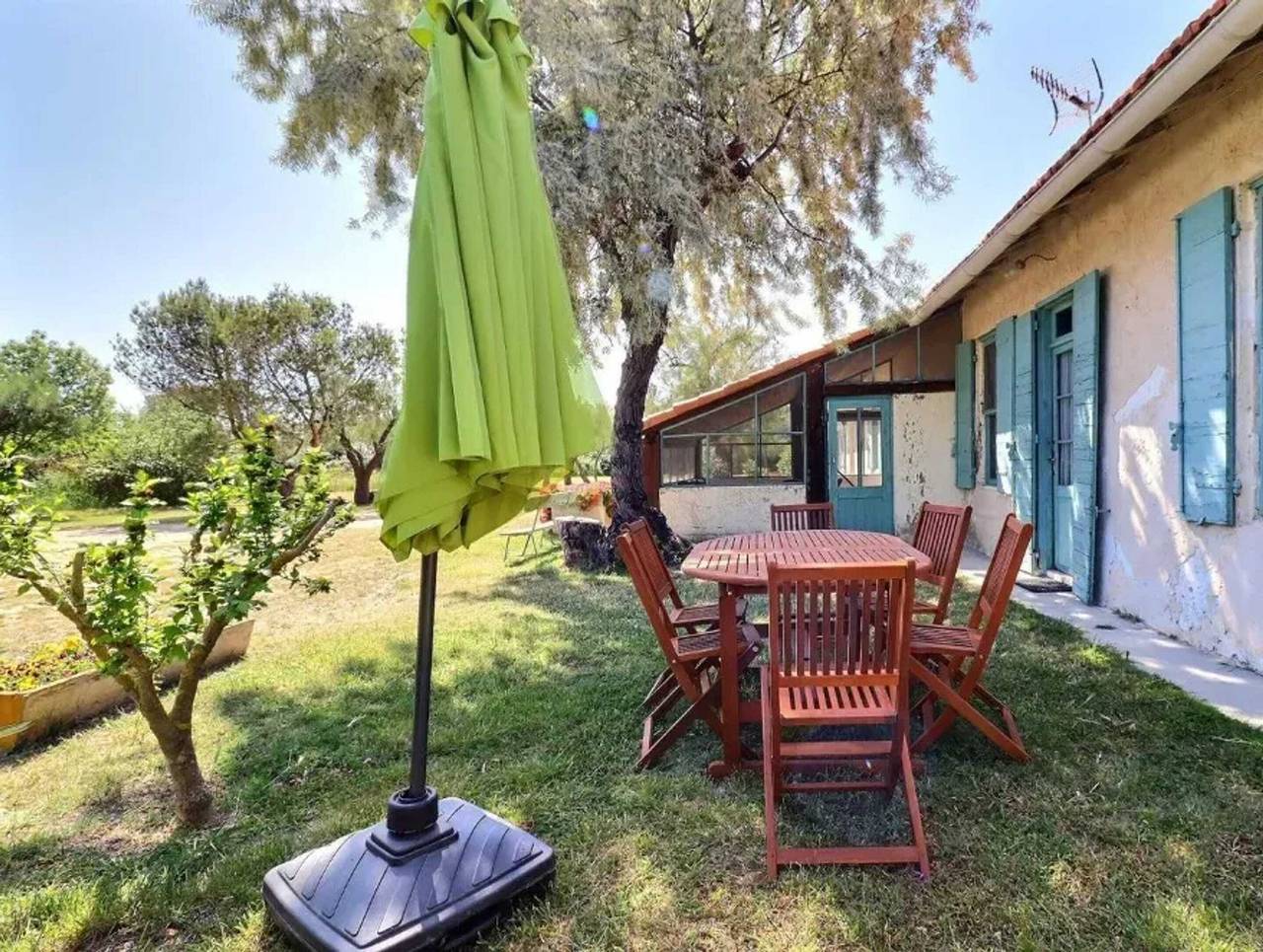 Charming Camargue house with shared swimming pool in Saintes-Maries-de-la-Mer, Arles region
