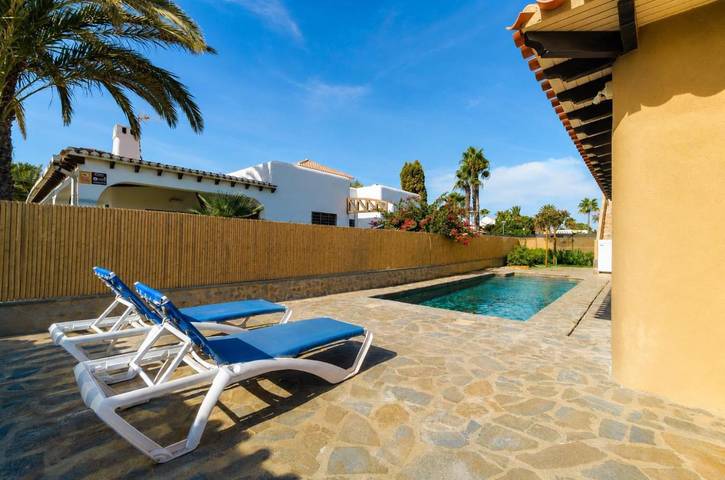 Casa rural para 8 personas, con Terraza y Jardín además de Piscina y Vistas en Vera - 4