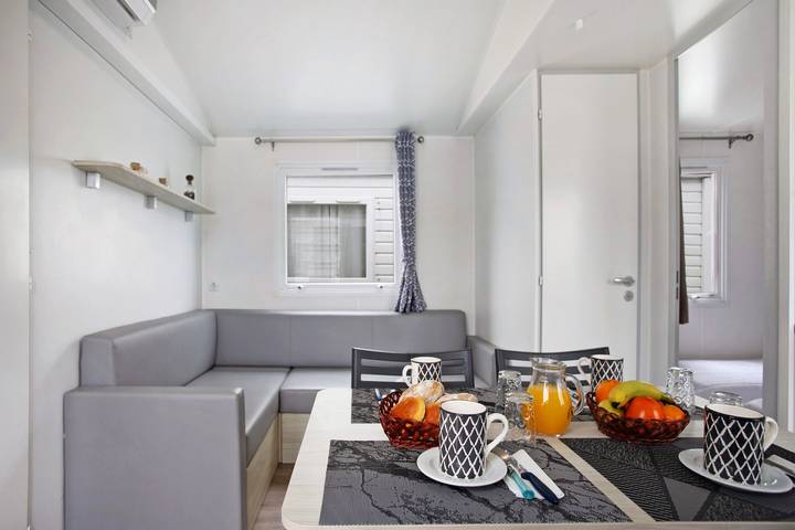 Chalet 'Bungalow T2 I V- 15 Min From Nazaré' with Shared Pool, Private Terrace and Air Conditioning in Leiria District