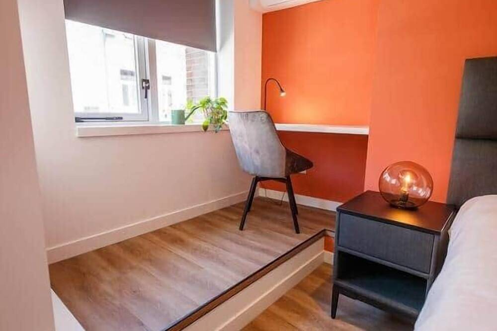 Geheel appartement, Trendy Design 55m2 Apartment with Balcony in 's-Hertogenbosch, Noord-Brabant