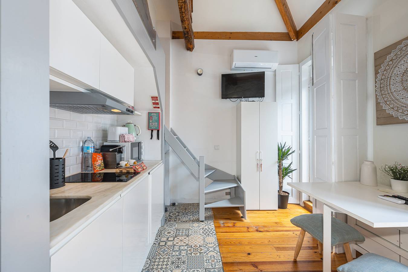 Hel studio-lejlighed, Bonjardim City Flats - Relaxing Terrace in Santo Ildefonso, Porto