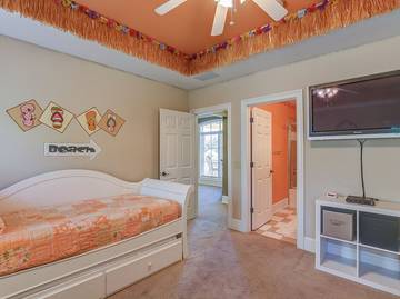 Vacation Home for 14 Guests in Forest Beach, Shipyard Plantation, Picture 3