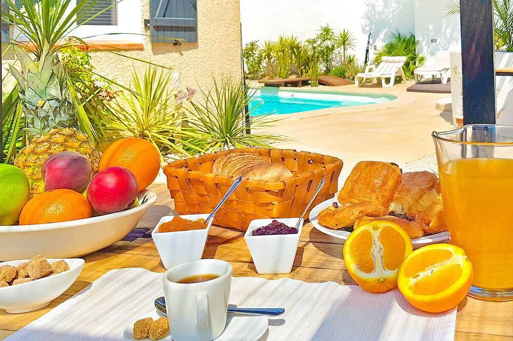 Vanilla-Villa-Premium-Vista a la Piscina-Baño en la habitacion in Carry-le-Rouet, Istres region