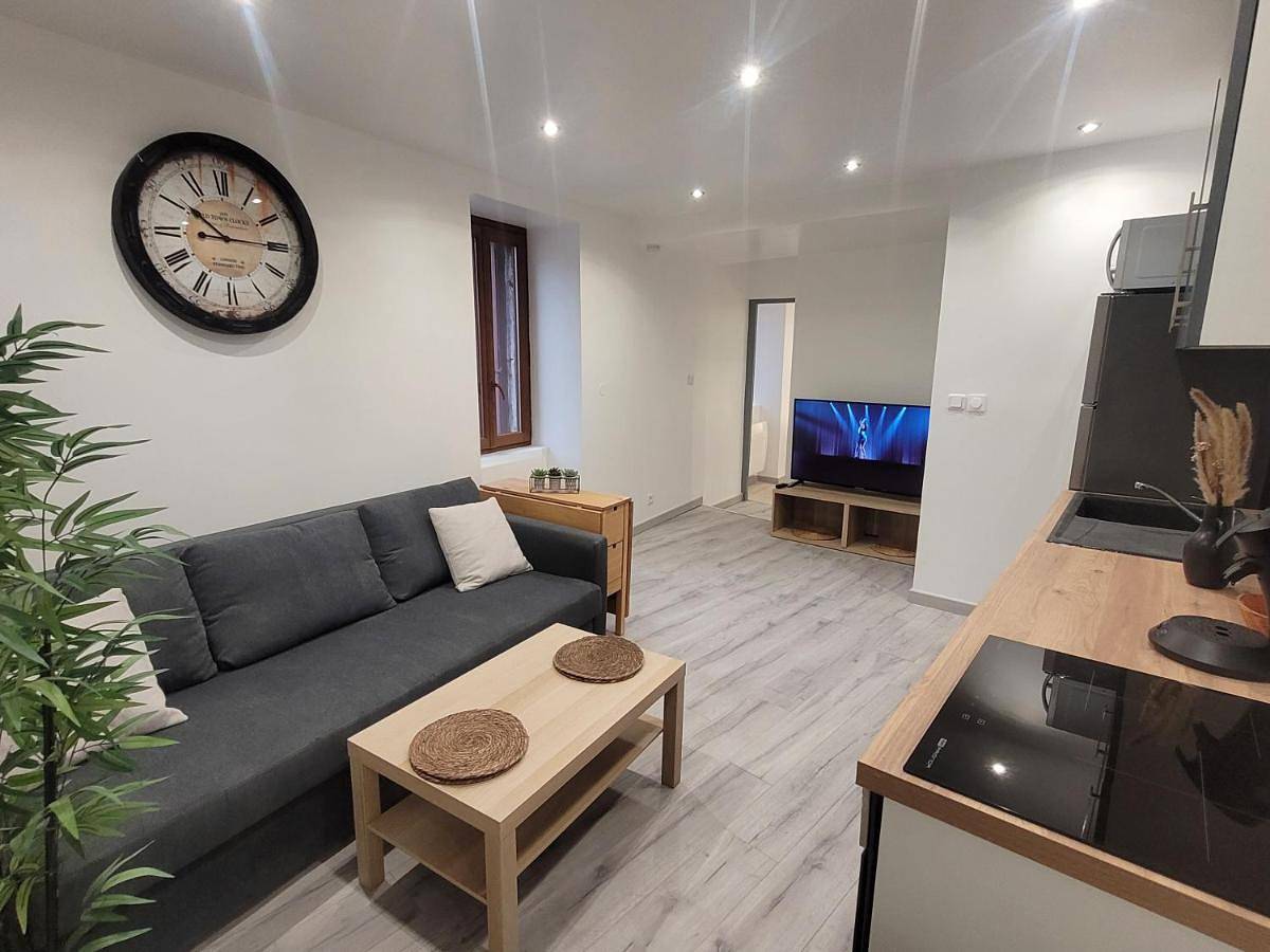 Appartement entier, Le Provençal in Saint-Mitre-les-Remparts, Côte méditerranéenne (France)