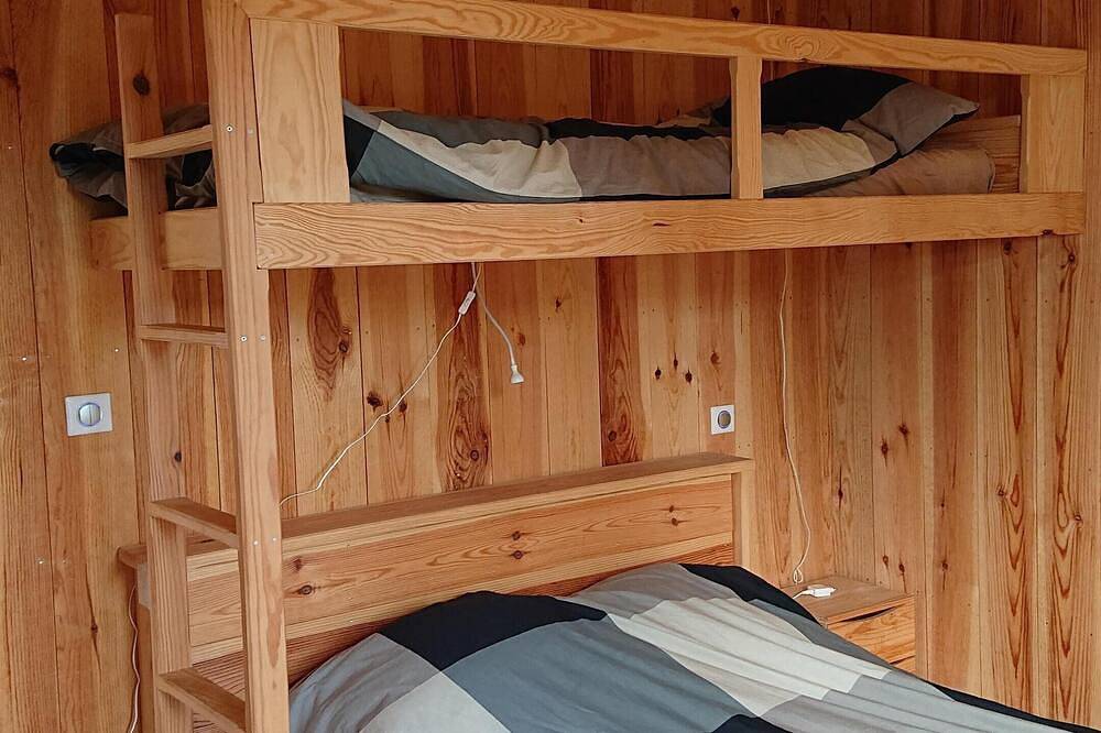 Denkmalgeschütztes Holzhaus mit 4 * beheiztem Pool, in der Nähe des Strandes, für 10 bis 14 Personen in Vendays-Montalivet, Regionaler Naturpark Médoc