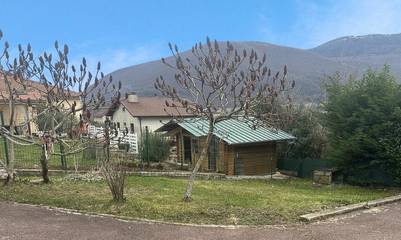 Gîte pour 2 personnes, avec jardin à Montanges