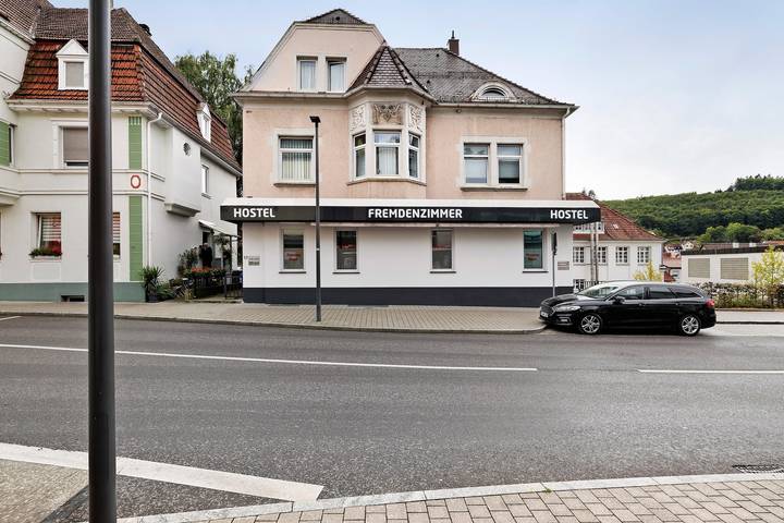 Zimmer '5' mit gemeinsamer Terrasse und Wlan in Tailfingen, Albstadt
