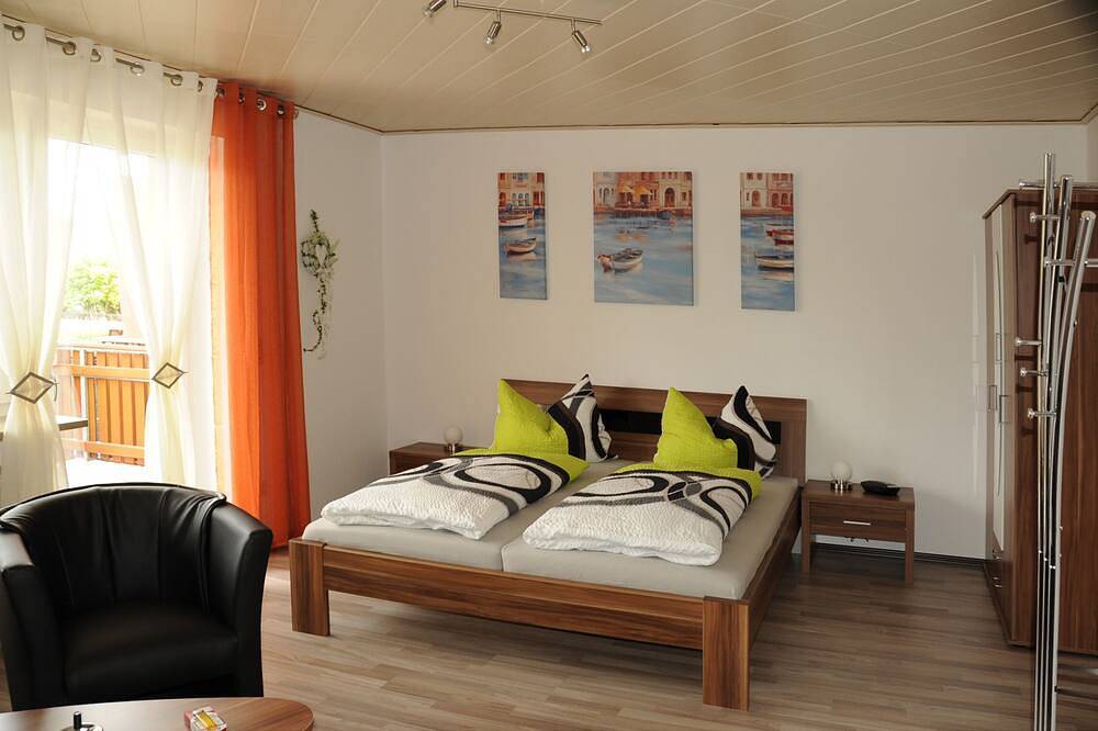 Ganze Wohnung, Gemütliches Feriendomizil (45qm) mit Sonnenterrasse und Parkmöglichkeit in Kemmern, Oberfranken