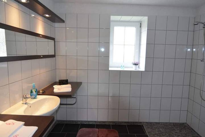 Ferienhaus für 6 Personen, mit Terrasse und Garten in Schenkendöbern - 3