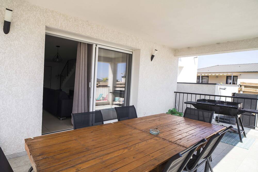 Villa con piscina cerca de la playa, mar y montaña. in Borgo, Región de Bastia