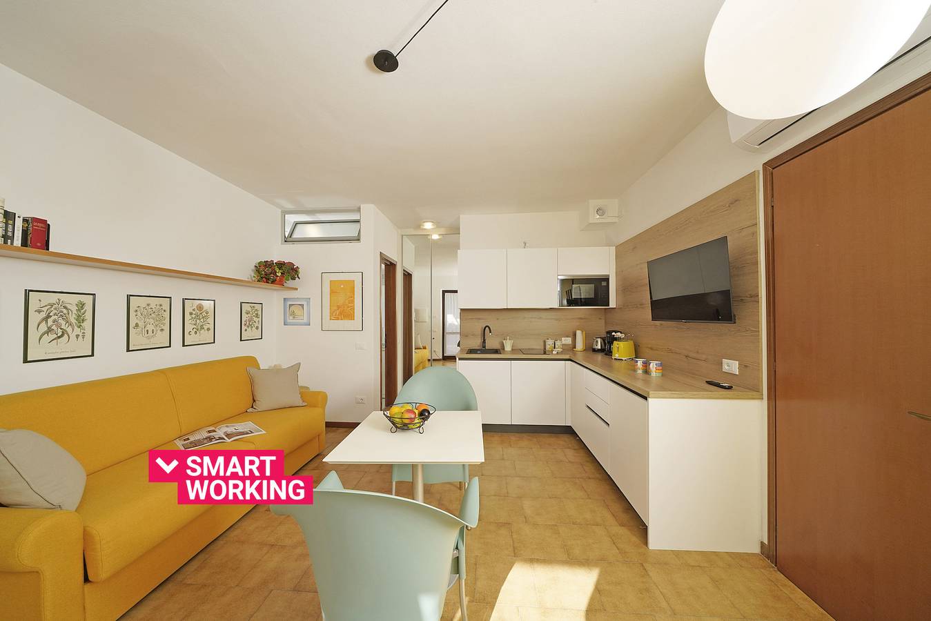 Studio entier, I Girasoli D10 by Wonderful Italy in Maderno, Toscolano-Maderno